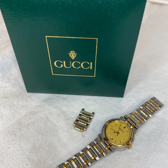 Authentic Vintage Gucci Two-Tone Ladies 9200L Watch - Picture 5 of 10
